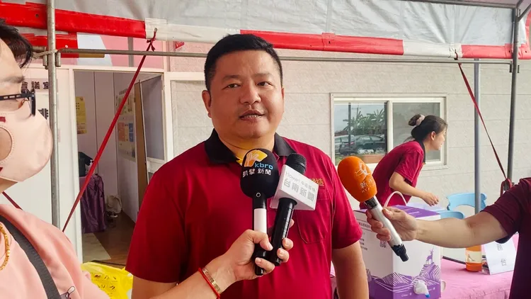 新舜董事長張昭鎭希望拋磚引玉，改變工地風氣。王志弘攝