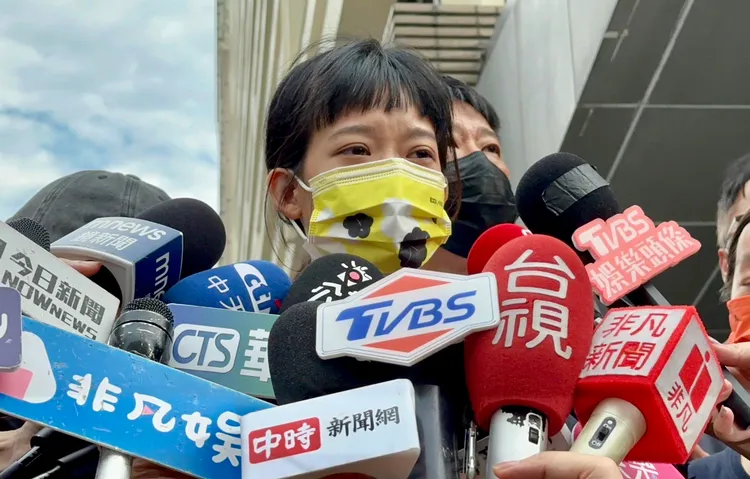 黃子佼老婆孟耿如報案後，在醫院說明狀況。特勤中心攝
