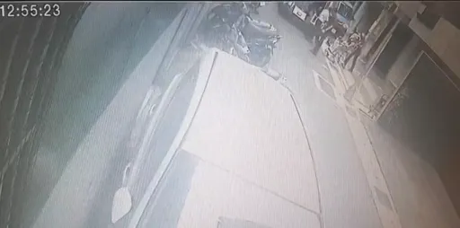 黃子佼自殘送醫畫面曝！孟耿如叫救護車　他躺擔架運出