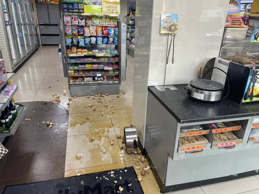 「茶葉蛋」變凶器！醉男追打女友鬧進超商　電鍋狂砸3人燙傷