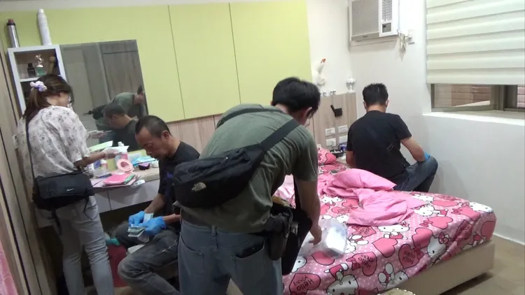 警方搜索。讀者提供