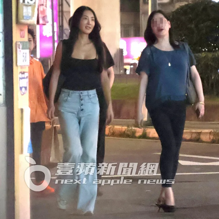 吳速玲（左）露北半球跟人約會。特勤中心攝