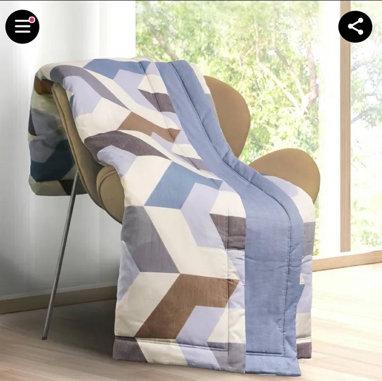 遠百寶慶封拍東妮。業者提供