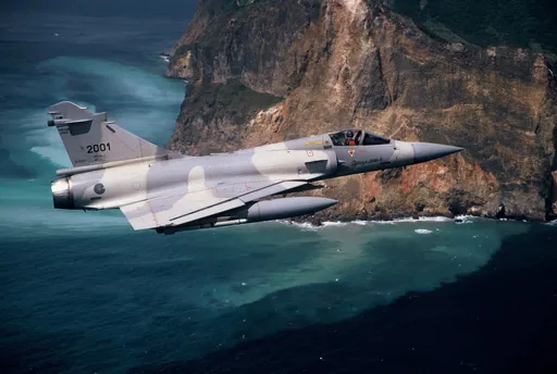 美國會鼓勵擴大與台軍事合作　中國跳腳！派8架次共機越中線