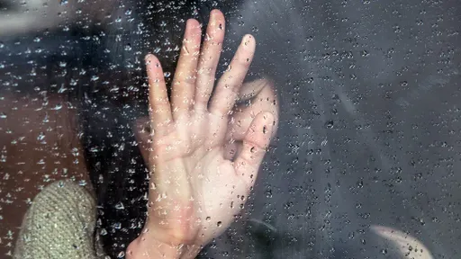 女控19歲遭男藝人無套性侵 還一邊要她喊「哥哥」!崩潰想殺了自己