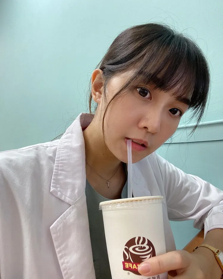 雅薇說，發文不是想得到大家的關心，覺得是該傳達健檢早期發現的重要性。翻攝自IG vivi_ocean