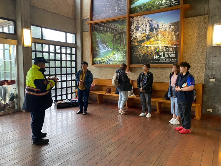 仍有172名旅客留置太平山莊。翻攝畫面