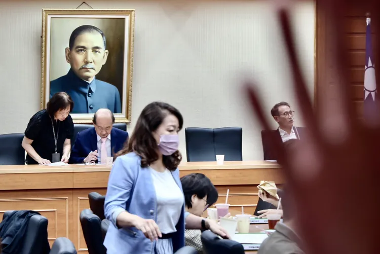 大法官被提名人跟民進黨團進行閉門會議。林林攝