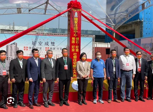 蘇貞昌批侯友宜「中央社宅活動」一次都沒到　新北市府秀2照片打臉了