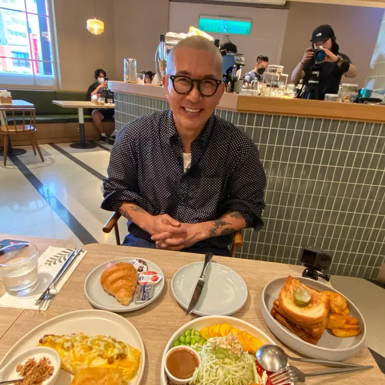 姜元來透露具俊曄雖然因謠言身心俱疲，但見到他開心吹口哨打招呼，熱情款待。翻攝姜元來IG