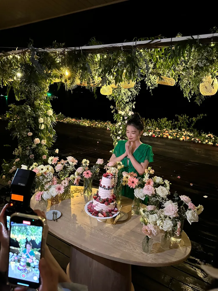 闞清子在泰國海島過35歲生日。翻攝橘子娛樂微博