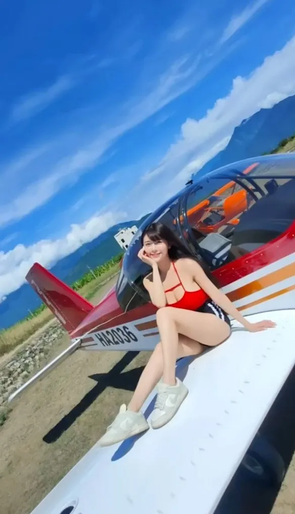 花蓮體驗開飛機，還能拍美照。IG@vickyccc520 提供