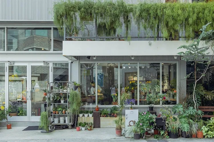 台中大毅老爺涵蓋美學、藝文、歷史、文創、手作的旅行遊程，雙人含早餐每晚最低3888元起。業者提供