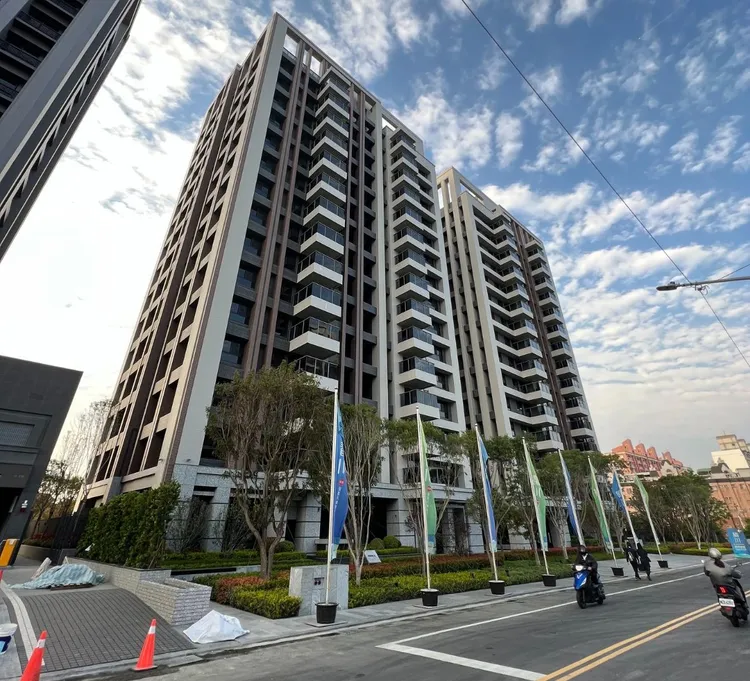 永信建設成屋「晴川」與「晴萃」出現單坪25萬元實登，但對市場整體影響有限。葉家銘攝