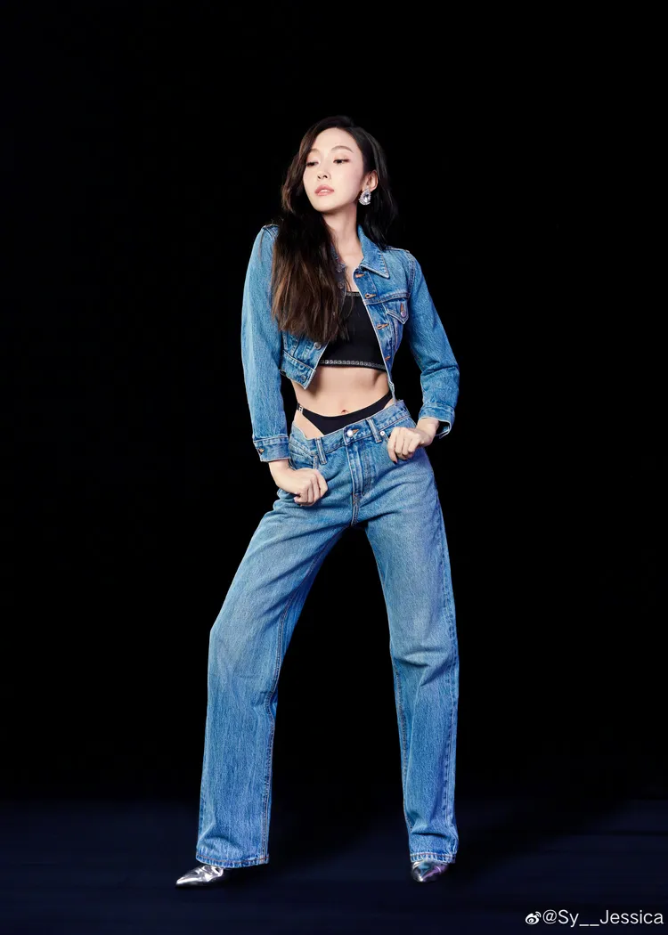 Jessica在貼文中寫道「想穿什麼，就穿什麼」，展現忠於自我的態度。翻攝Sy__Jessica微博