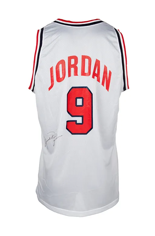 喬丹1992年夢幻隊原味球衣將拍賣 估1855萬落槌