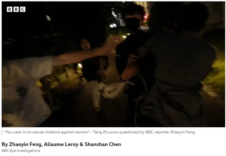 BBC影片中，「貓咪」暴力攻擊BBC團隊，並追逐直到他們上車駛離。翻攝BBC網站