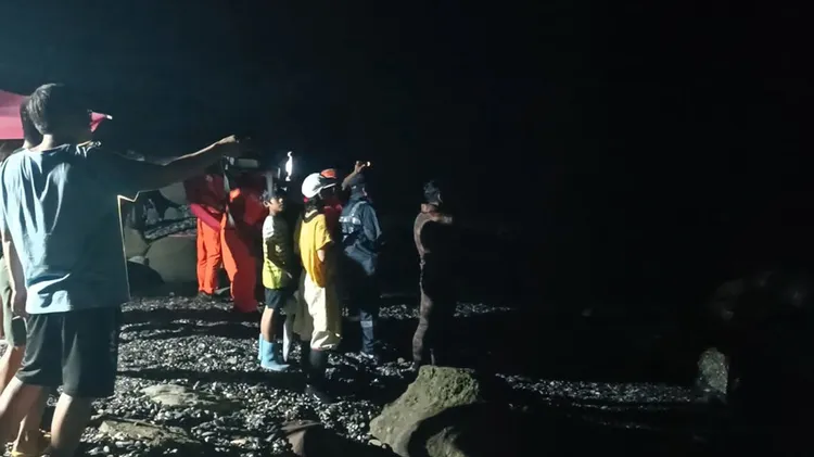 台東縣長濱鄉阿美族藝術家「拉飛．邵馬」23日下午下海打魚，為祭儀準備漁獲，失聯一夜後尋獲遺體。（民眾提供）中央社