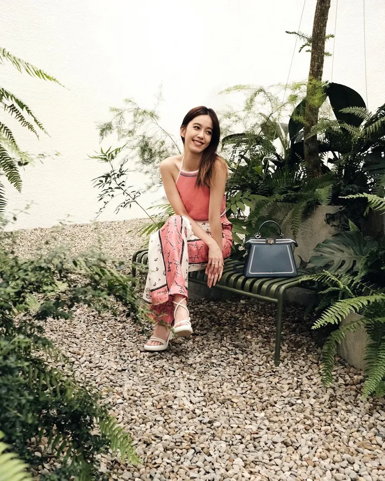 陳庭妮演繹FENDI Astrology夏季限定系列，表示「心靜自然涼」。品牌提供