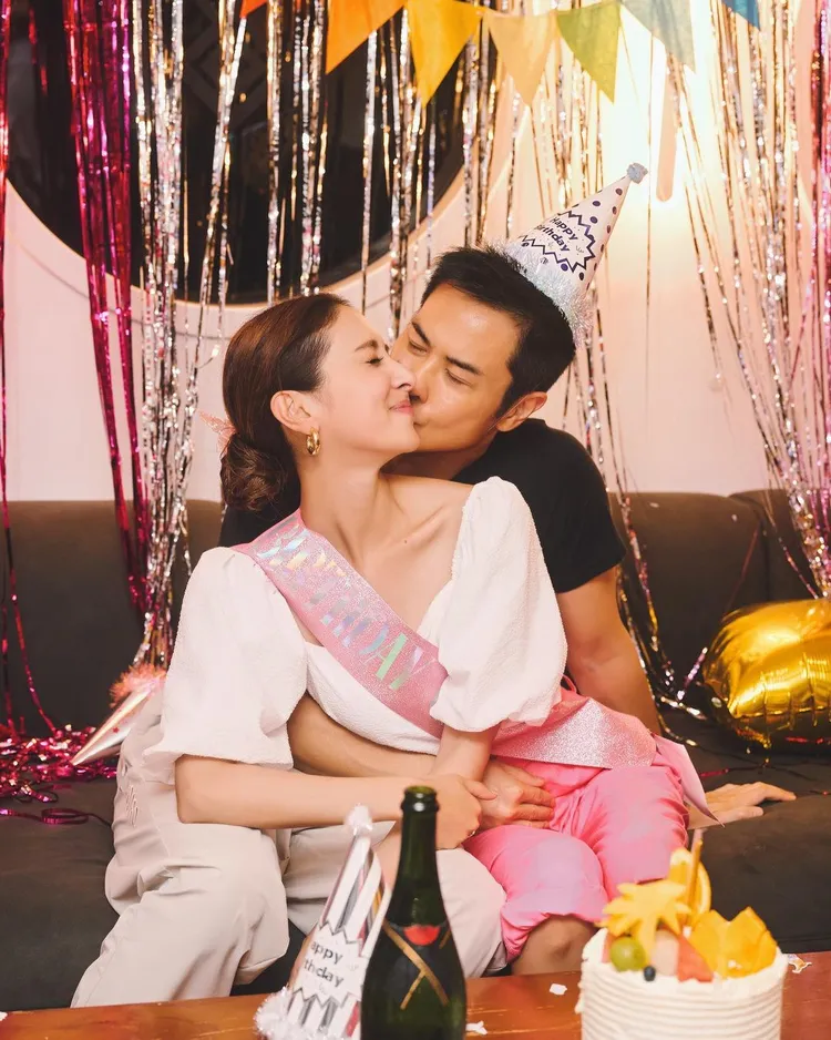 鄭嘉穎（右）非常疼愛嫩妻陳凱琳。翻攝陳凱琳IG