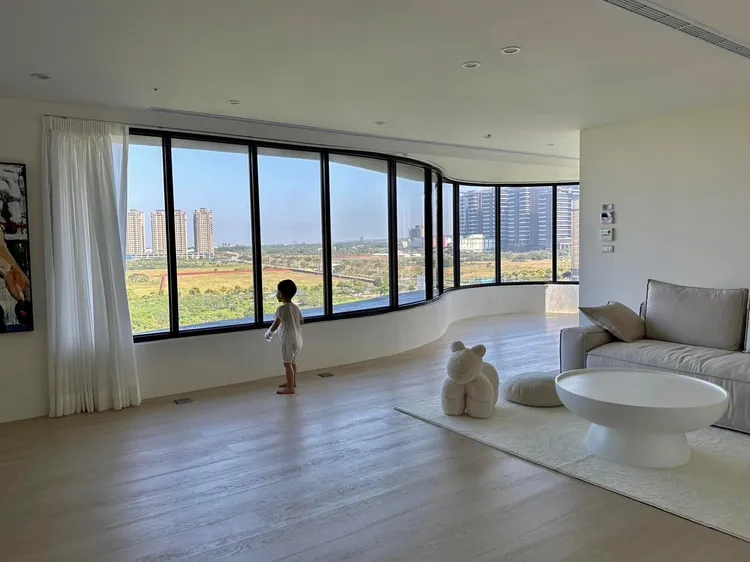 郭彥甫想為兒子打造像「家的美術館」。翻攝自郭彥甫臉書