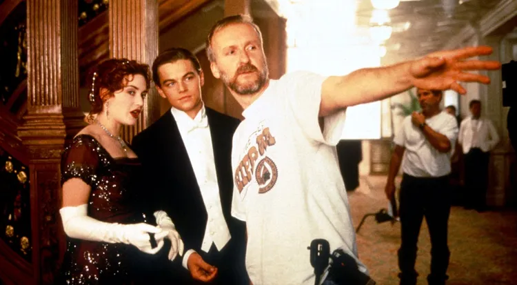 詹姆斯卡麥隆（左）執導《鐵達尼號》男女主角李奧納多狄卡皮歐與凱特溫絲蕾演出。資料照片