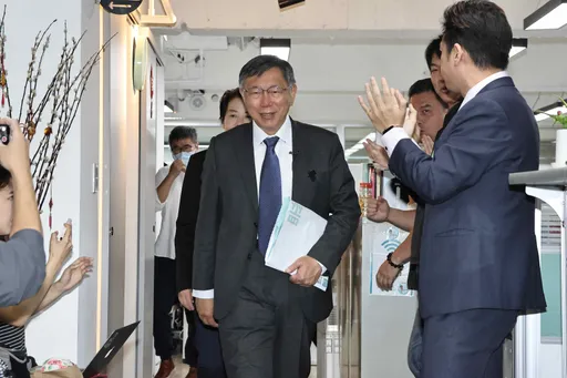 拚選總統被質疑是「阿共授意」　柯文哲親解這原因才客氣回應