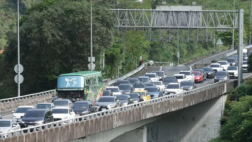 保持距離!國道連假肇事較平日高出5成 胎紋太淺最高罰6千元