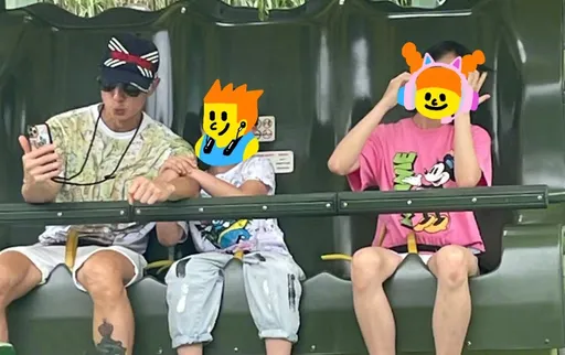 吳尊帶小孩暢玩遊樂園被捕獲　網友怒問「炎亞綸都這樣了，你還有心思逛迪士尼」