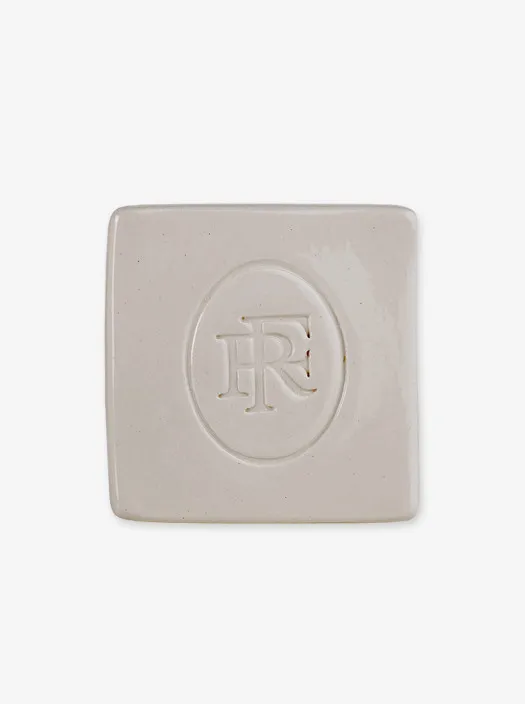 愛麗舍宮聯名款陶瓷皂盤，1450元。品牌提供