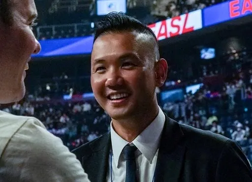 陳建州遭控硬上大牙！網湧臉書洗版　雙關諷「黑人出來打球囉」