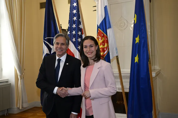 布林肯（左）拜會芬蘭總理馬林。路透社