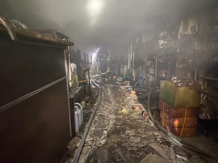 內部裝潢幾乎付之一炬。新竹縣消防局提供