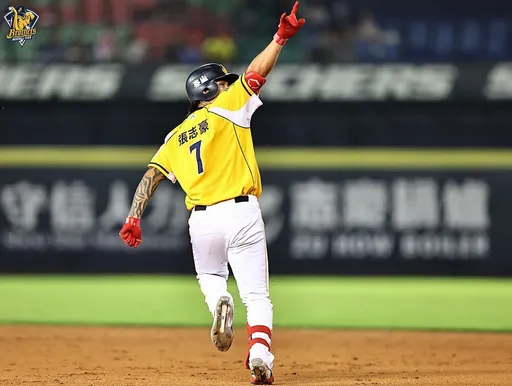 張志豪代打追平3分砲+再見轟 助中信兄弟延長賽勝樂天桃猿