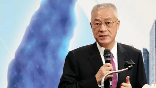 吳敦義為何與吸金犯合照? 他自揭跟韓國瑜有關