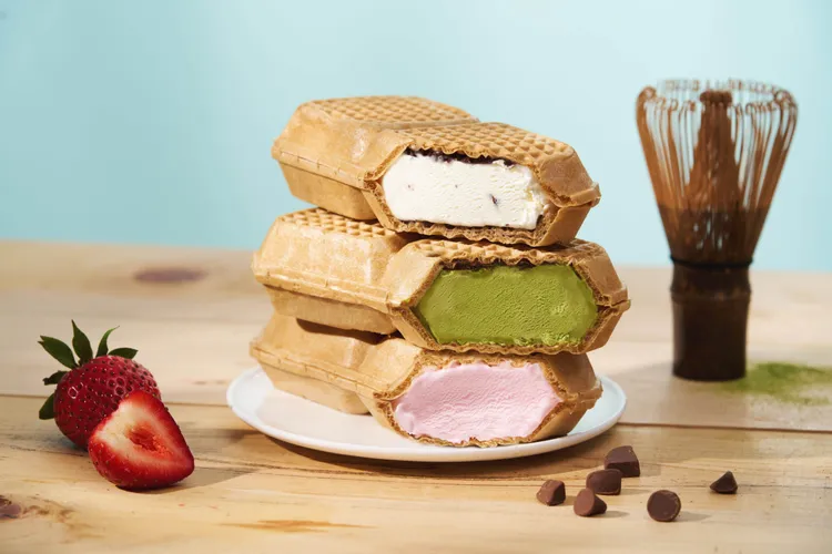 日系品牌井村屋巧克力雪派共推出抹茶巧克力、草莓巧克力、純巧克力三種口味。業者提供