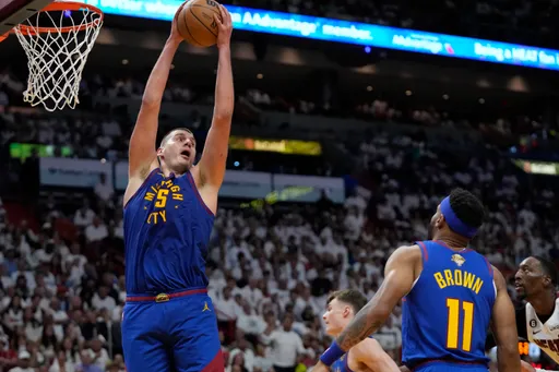 约科奇+莫瑞同场大三元!NBA总冠军金块击退热火 取得2比1