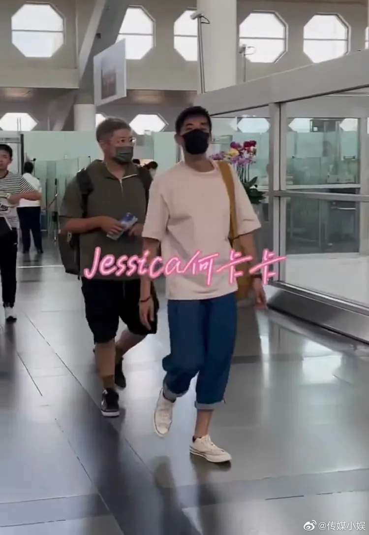 藍正龍現身長沙錄節目。翻攝傳媒小娛微博