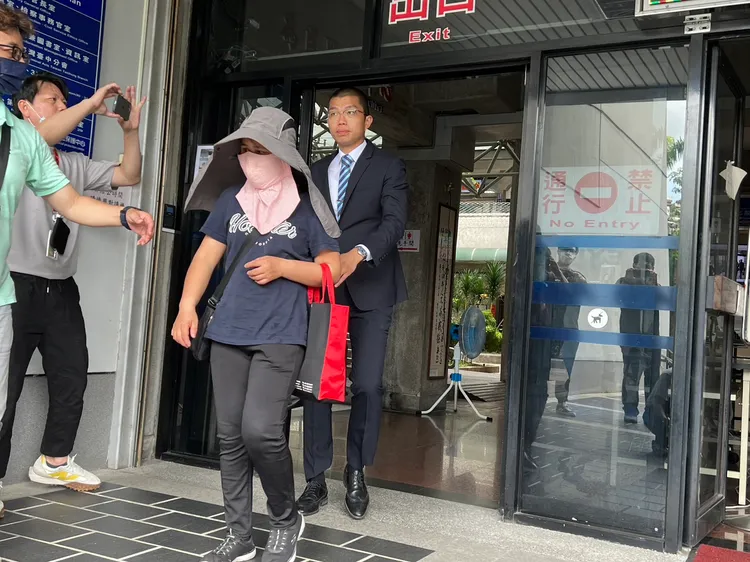 賴姓高中生的母親今天稍早也被檢方傳喚。鮮明攝