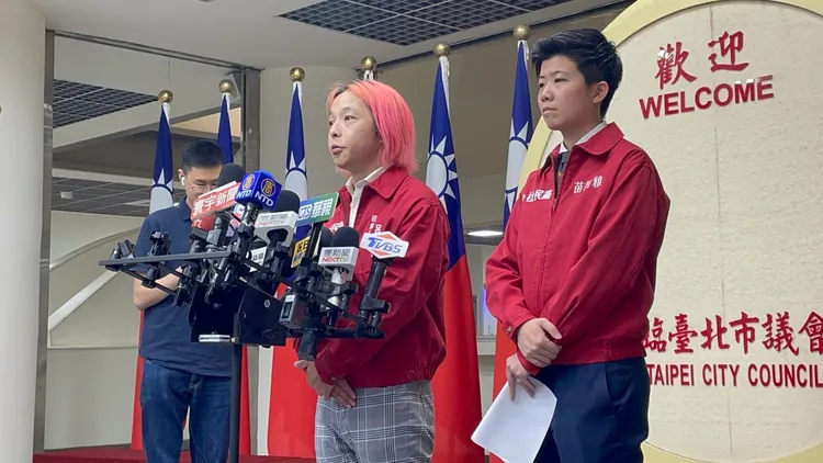 苗博雅（右）說，「現在是國家需要我們的時刻」。林志怡攝