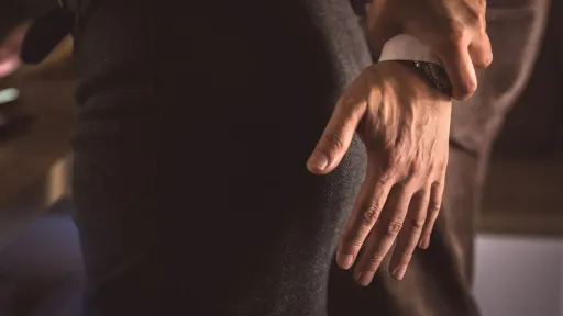 「老師把我拉到大腿上坐」政大實小爆性騷! 男師竟怪女學生:你應該拒絕我