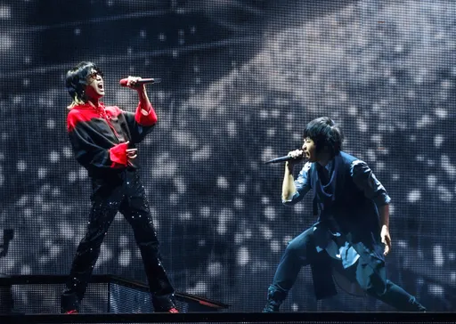 五月天7度攻唱鳥巢完美達陣 華晨宇感性告白「終於能來」