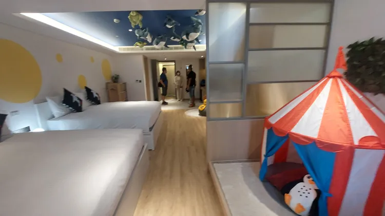 福容徠旅以年輕、時尚、創新、環保為特色。凃建豐攝