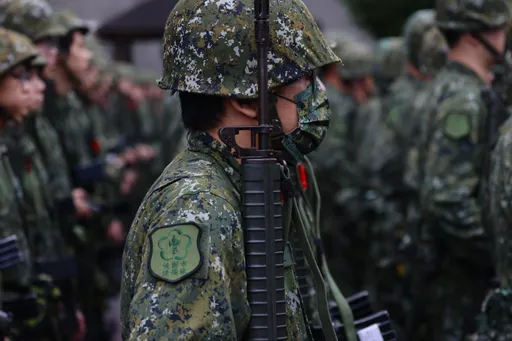 政院拍板!軍公教明年加薪4% 經費估年增280億