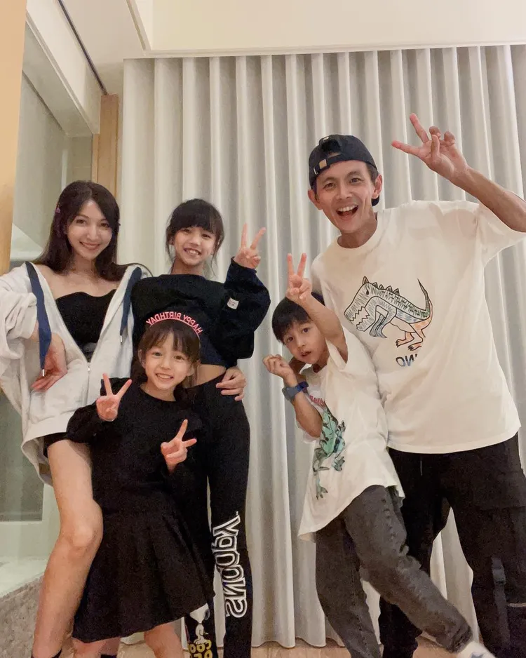 Grace時常在臉書分享與阿翔的家庭趣事。翻攝《Out Of Control 媽咪Grace》的臉書