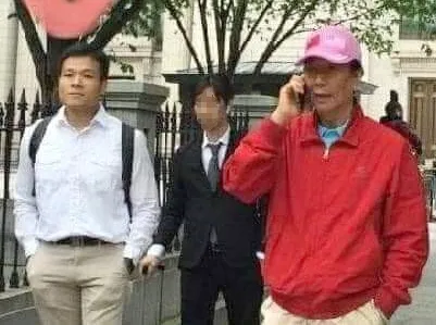 周孫立院長（左）是郭台銘（右）前御用醫師。翻攝網路