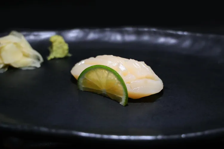 北海道干貝搭檸檬引出甘甜味。業者提供