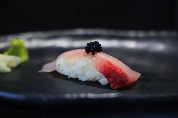 崁仔頂紅甘佐魚子醬。業者提供