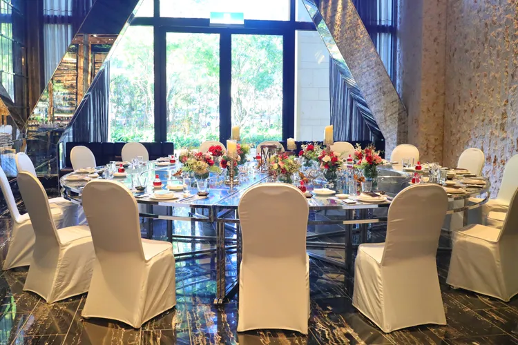 奇鮮日本料理位在台中林酒店館內一樓，大包廂，用餐環境高雅舒適。業者提供