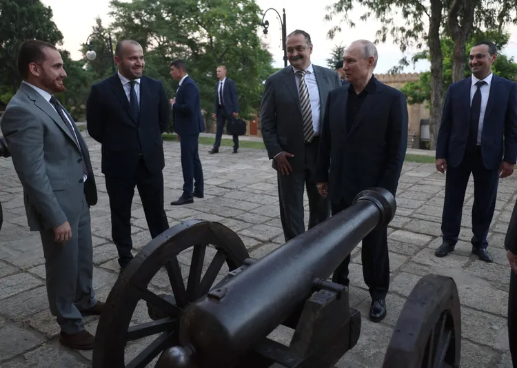 普丁28日訪問達吉斯坦一處堡壘。路透社